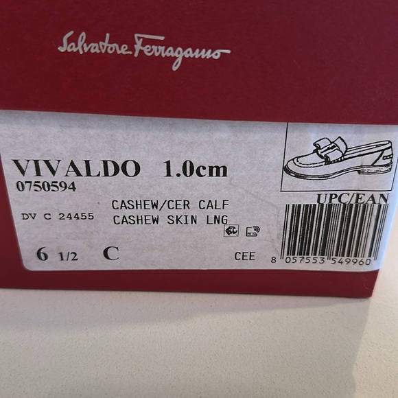 Salvatore Ferragamo Vivaldo nude loafers - Picture 10 of 10